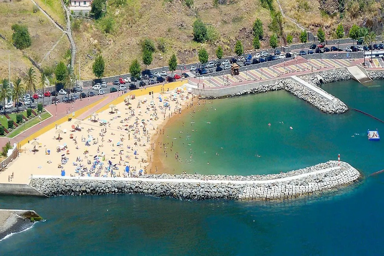 Sunny Beach Machico Apartment By Hr Madeira  Machico (Madeira)